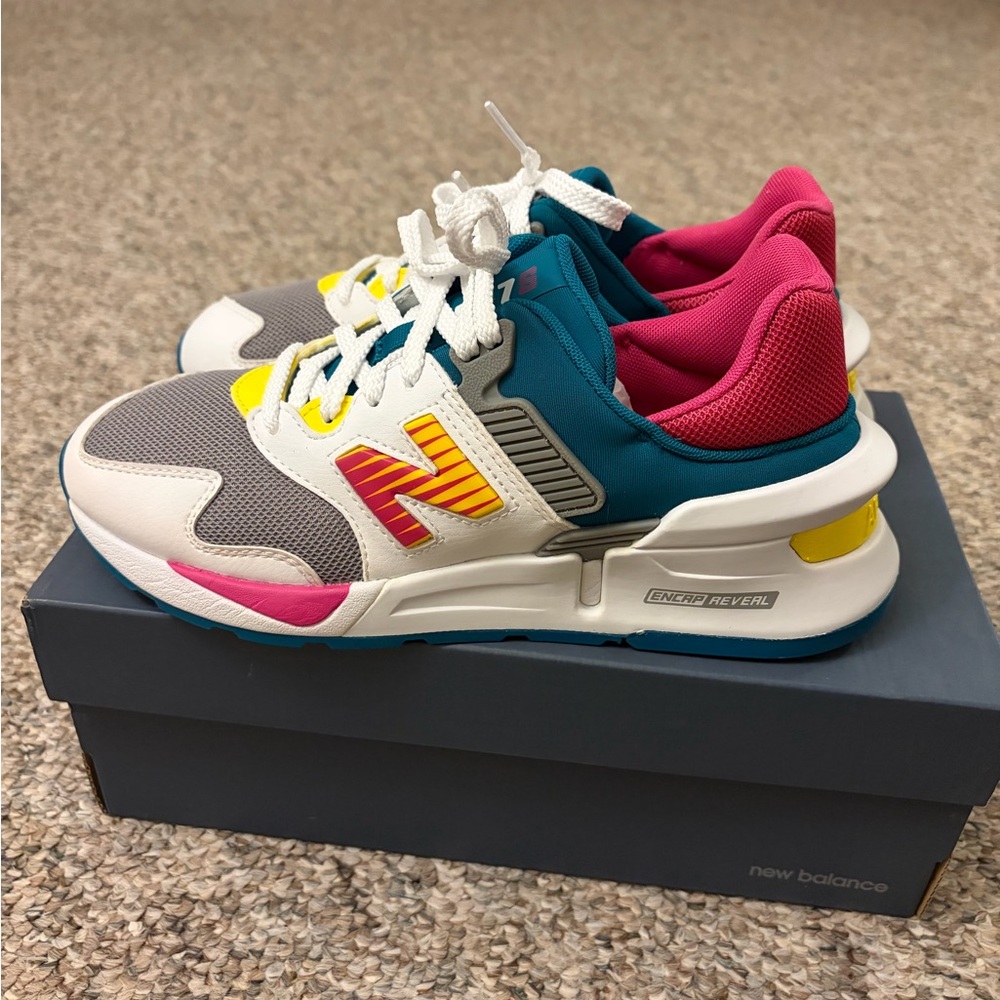 New Balance 997 Women’s Sneakers